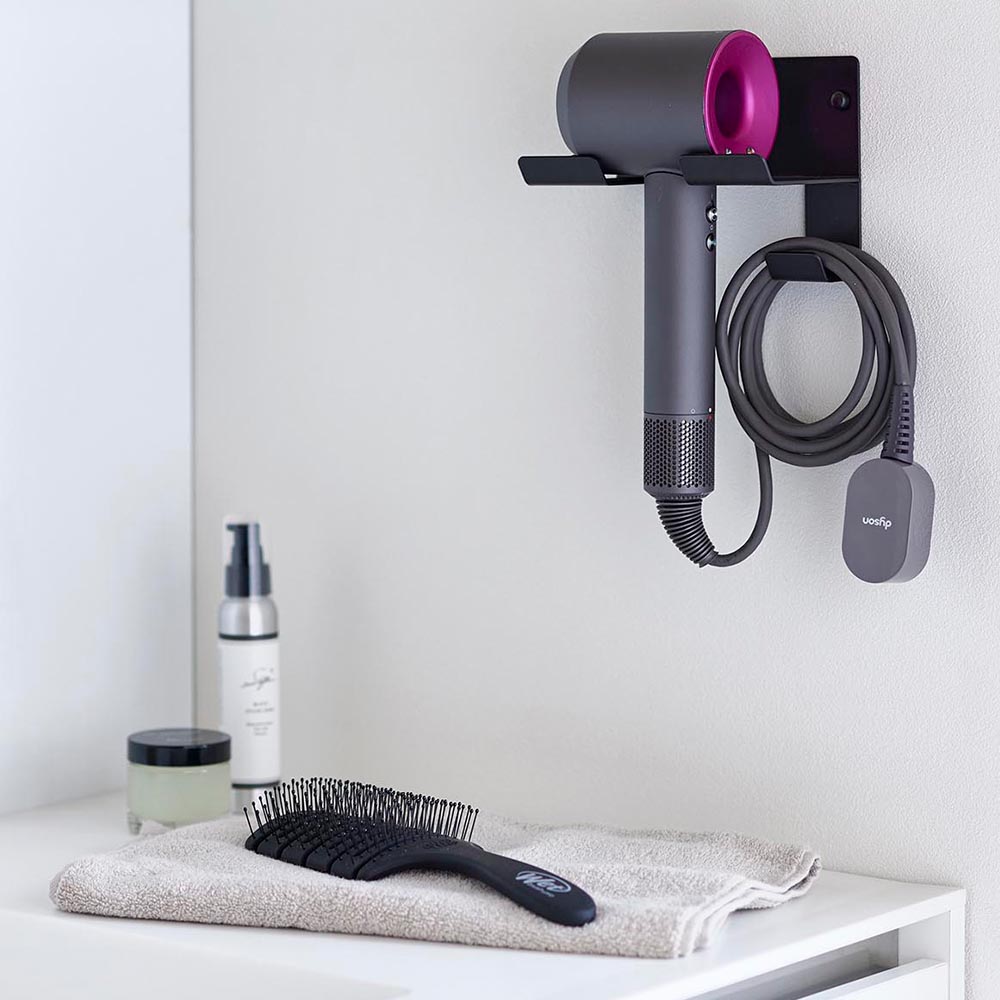 ダイソンのドライヤー収納のコツ ごちゃつくコードは隠しつつ、使いやすい収納にする！ゆるっとぴたっと