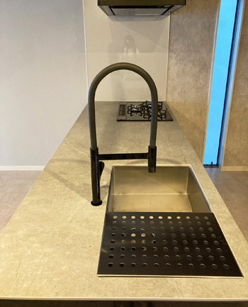 2025年 デクトン セラミック を価格ランク別に並べてみました。 キッチン天板高級キッチン割安価格のユーロキッチンズ