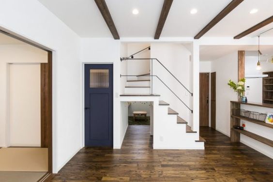 実例あり 階段をおしゃれにするポイントは？ 素材・手すり・色の選び方、吹き抜けなどの種類やデザインも解説 - MY HOME STORY│スーモカウンター注文住宅