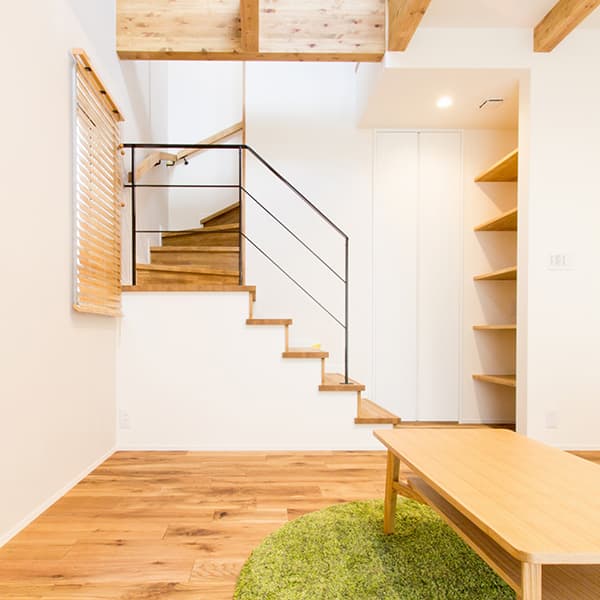 31 件の「階段 木製手すり」のアイデアを今すぐ保存住宅、家、リビング インテリア など