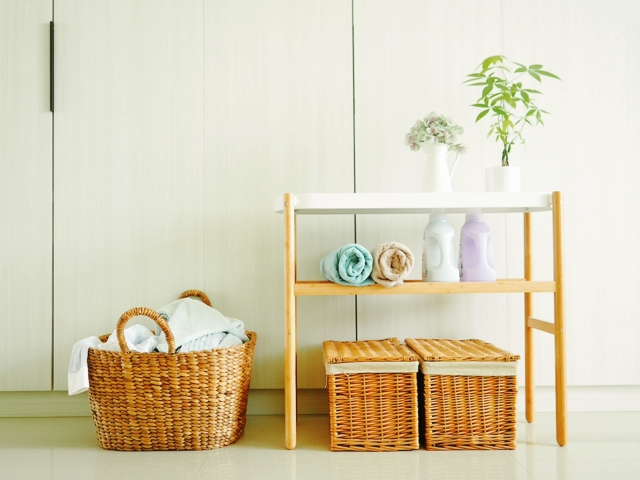 新しい未使用 ランドリーワゴン 大容量 ランドリーバスケット キャスター付き 移動可能 収納ラック 脱衣所 ラック 4段 脱衣カゴ 組立式 洗濯洗面所 隙間収納 組み立て簡単 ランドリー収納の最適化アイデア