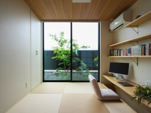 狭いからこそ落ち着く！書斎は大人の秘密基地SUVACO スバコ