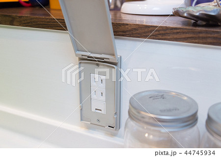 ねこのコンセントカバー2個組A AKN-18A - as kitchen アズキッチン