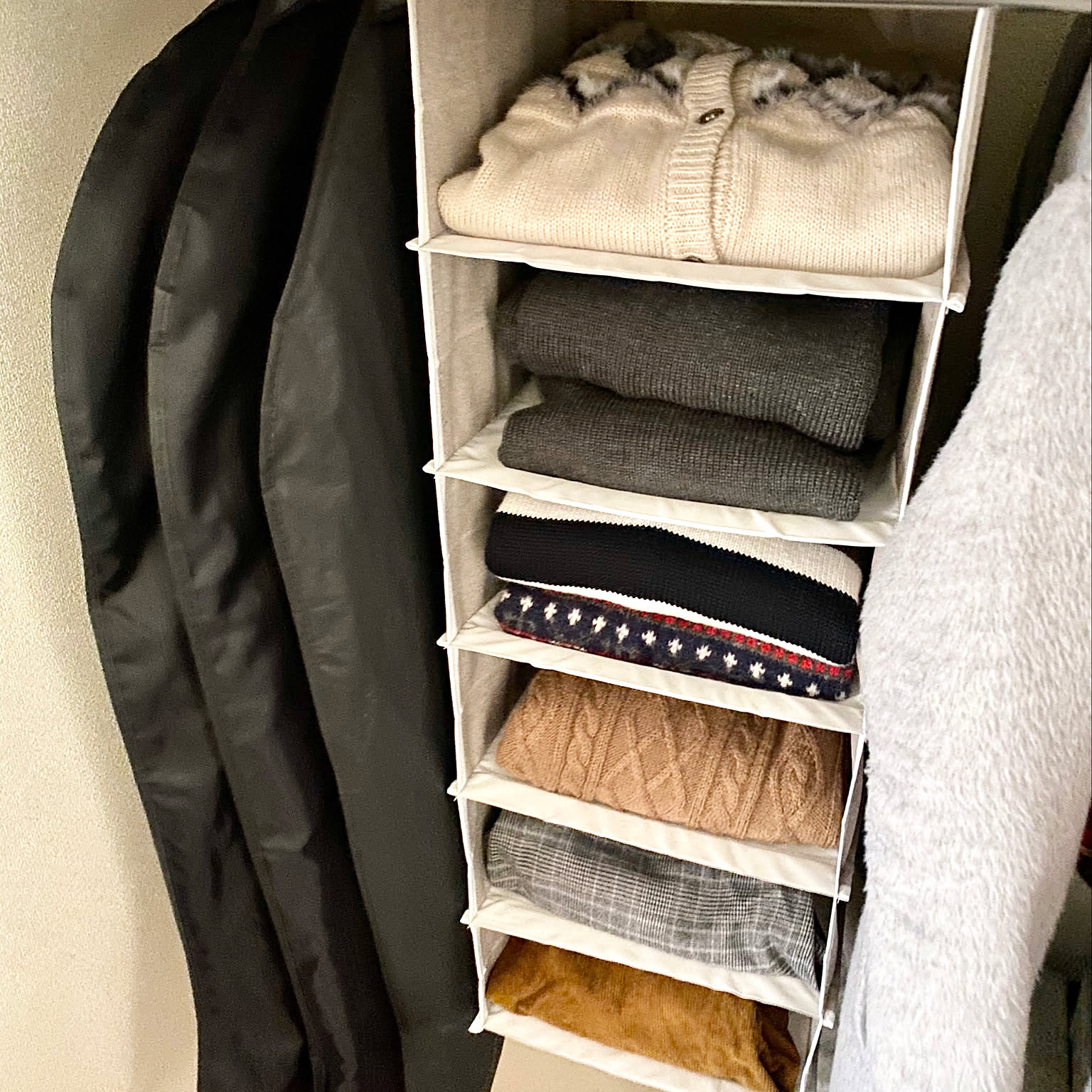 かさばる冬物衣類の収納方法が知りたい！上手なたたみ方や圧縮袋でコンパクトに。 – DAILY CLEANERS Co