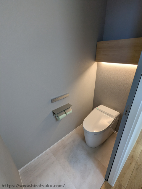 注文住宅 トイレ背面収納 造作 の施工例と気になったポイント - 平つく