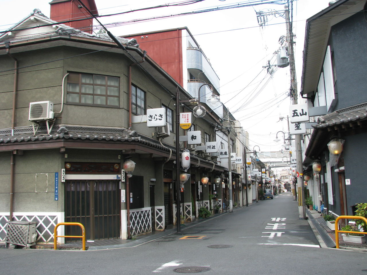 遊郭だった建物→そのまま料亭】飛田新地の「鯛よし百番」でちゃんこ鍋を食べてきた！ : 東京別視点ガイド