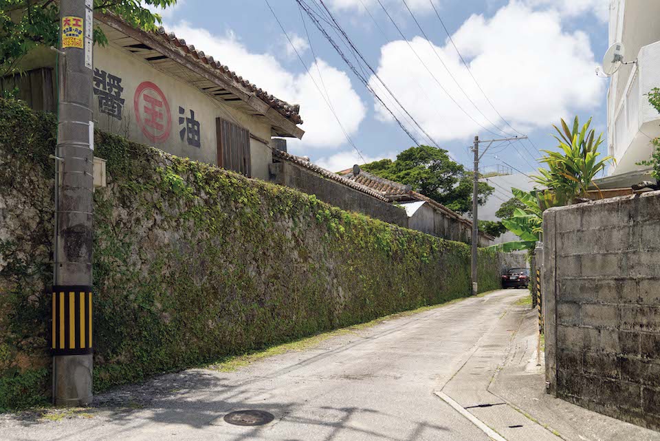 那覇へ。首里・栄町・壺屋に「沖縄 (ウチナー) 」の面影を偲ぶ。前編 |