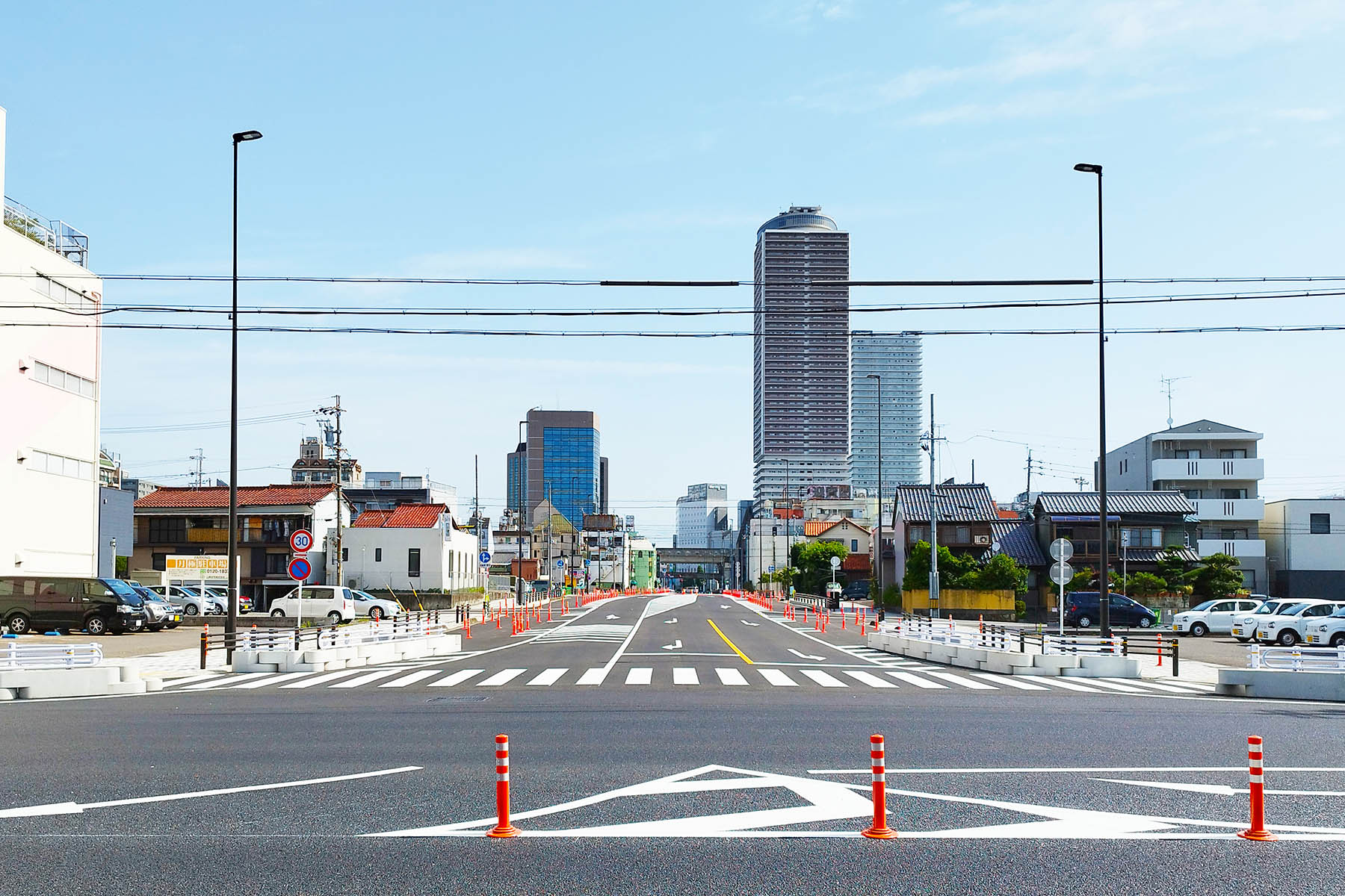 金津園にて「街の灯よ、どうか消えないでくれ」。 | 石田ゆうすけさんの青春18きっぷでミラクルミステリーツアー。