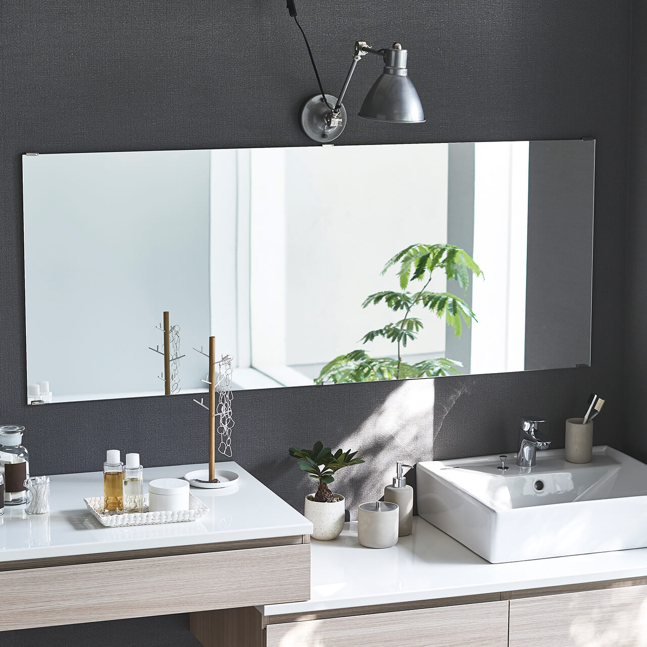 洗面化粧台 ミラーキャビネット おしゃれ バスルーム防水キャビネット ミラーウォールマウント 壁掛け鏡 ウォール