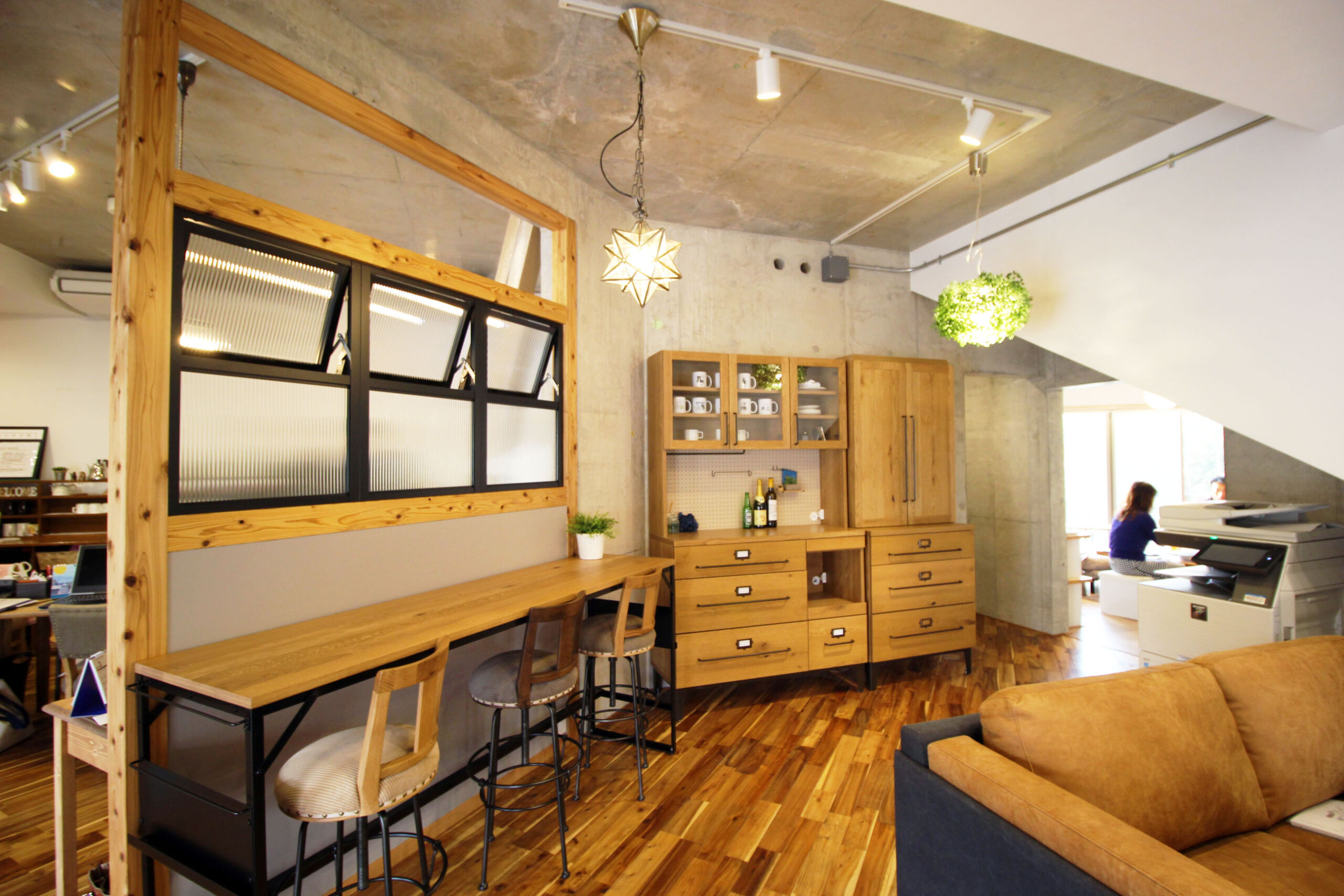 15.6㎡のワンルームに、ダイニングもリビングも、アトリエも。夢を叶える一人暮らしのインテリアgoodroom journal