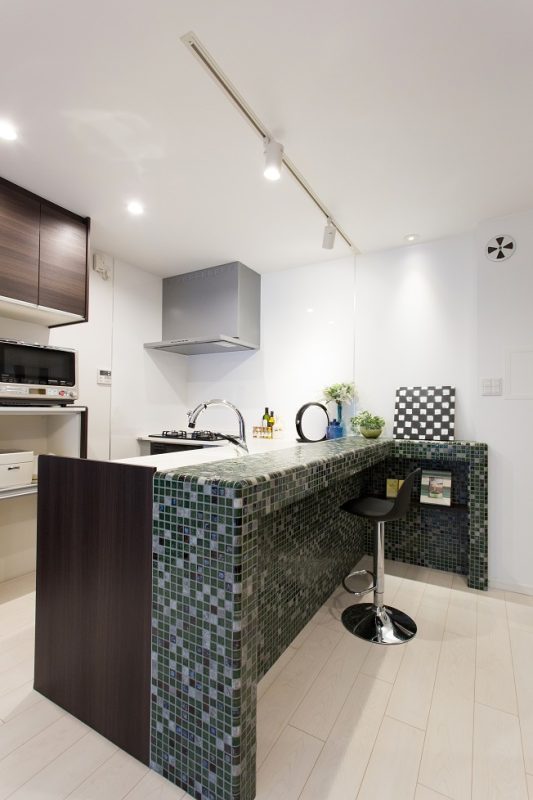 間接照明とバーカウンター がくつろぎの大人の空間を実現する家 音更町S様邸 施工ギャラリーエーアイホームズ十勝・帯広の高性能で心地よいデザインの新築・注文住宅