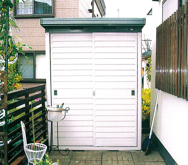 味気ないスチール製の物置を変身させるアレンジ術 ガーデン収納DIY大作戦！ 番外編１- ライブドアニュース