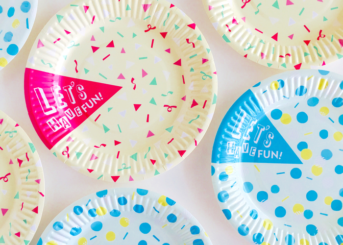 ダイソーの紙皿を大特集！枚数からデザインまで全部紹介するよ！くまのお役立ちサイト