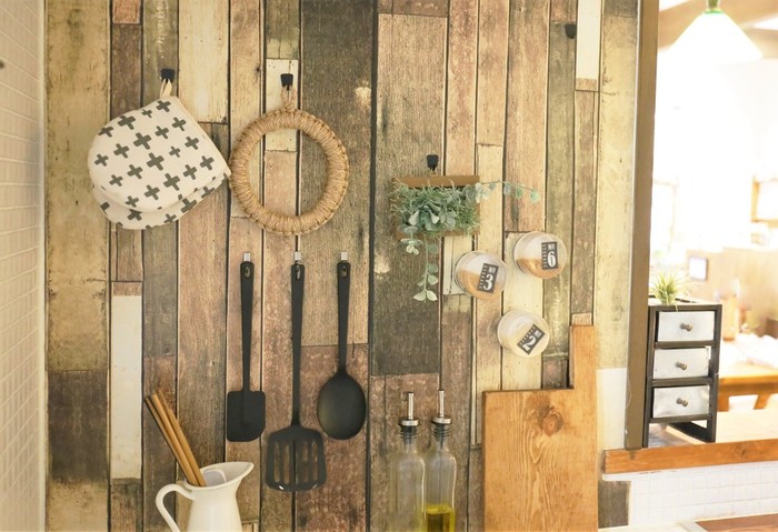 食器棚を簡単リメイク！ 不器用でもできるグッズを使って便利＆お気に入りに - 片づけ収納ドットコム