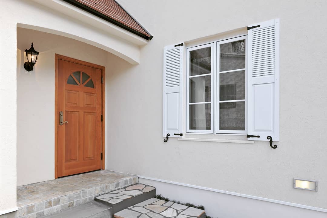 新築 玄関ポーチのアイデア実例集家の顔である玄関をおしゃれに仕上げるコツ注文住宅ブルーハウスデザイン・性能・リゾートライフ、愛知、名古屋、豊橋、豊川、岐阜ならお任せください