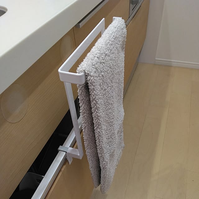 山崎実業 プレート タオルハンガー フィルムフック タオルハンガー W18 6259 タオル掛け ふきん掛け ハンガー おしゃれ 壁 キッチン 浴室 洗面所壁付 扉 お風呂 穴開けない シンプル スリム 賃貸 はがせる 北欧 後付け デザイン タオル Plate タオル収納 yamazaki