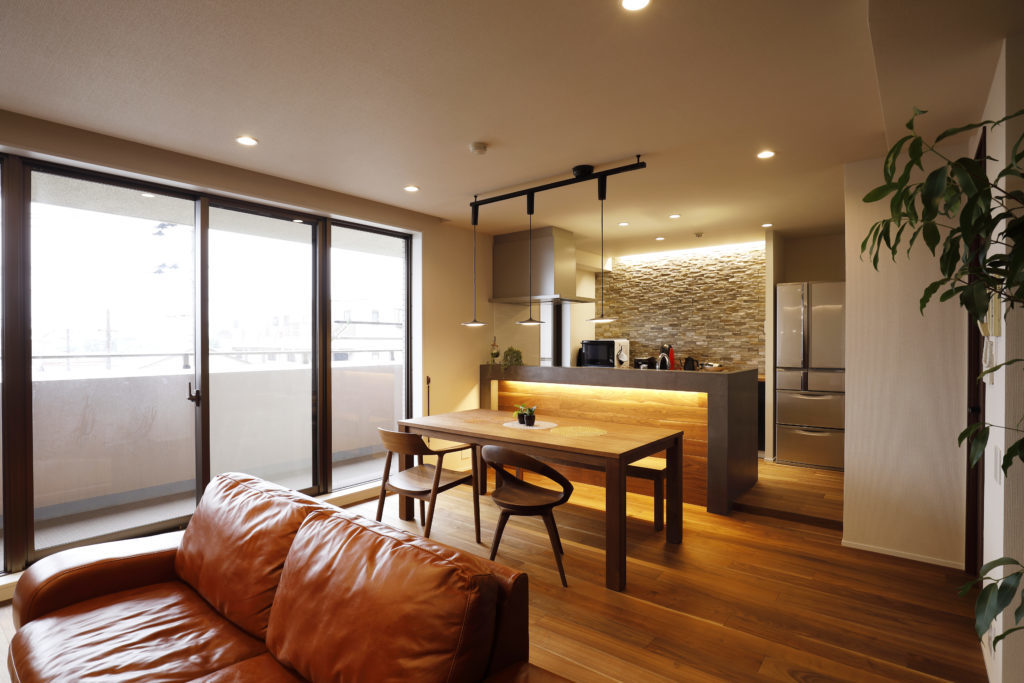 開放感のあるリビングの隣にはオシャレな畳の空間◎癒しの時間を過ごせる和モダンなお家