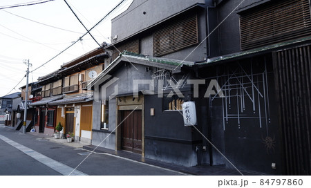 阪和線に揺られて行く泉州の隠された桃源郷！和泉市「信太山新地」 - 大阪DEEP案内