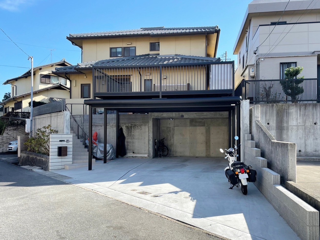 カーポートバルコニーの値段・後付け費用は約100万円～！自作はできる？イエシラベ