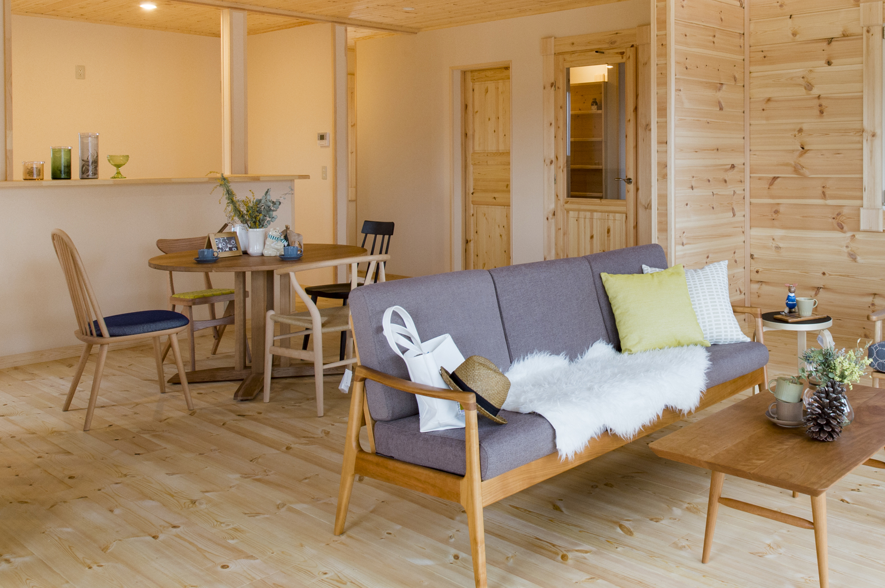 ログハウス風のおしゃれな一軒家の作り方外観・内装事例を紹介 - 木ごこち工務店千葉県柏市で自然素材を用いた注文住宅のご相談なら