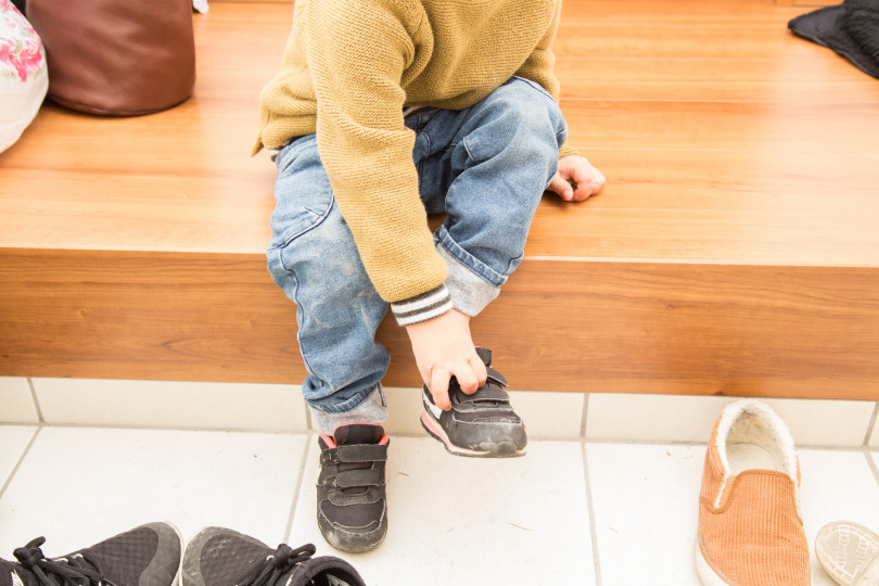 ジーンズの収納方法 クローゼットハンガーに吊るしてデニムラックにしよう