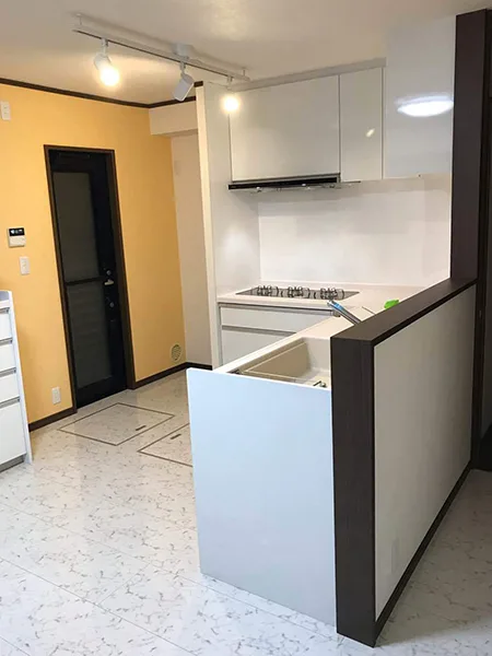 間仕切り壁撤去・キッチンの向き変更で広く明るい空間へリフォーム費用・価格・料金の無料一括見積もり リショップナビ