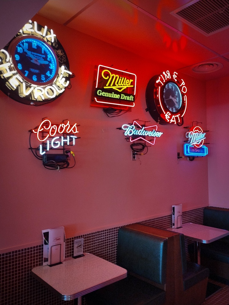 北海道の隠れ家！アメリカンダイナー『DINER GIBSON』