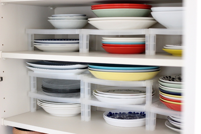 ポイント5倍！ TOWER タワー 食器 収納 ディッシュラック DISH STORAGE ディッシュストレージ 2段 ラック 食器棚 収納 棚整理キッチン収納 お皿 整理 整頓 キッチンホワイト ブラック 雑貨 省スペース 皿立て 北欧 山崎実業 タワーシリーズ YAMAZAKI ヤマジツ