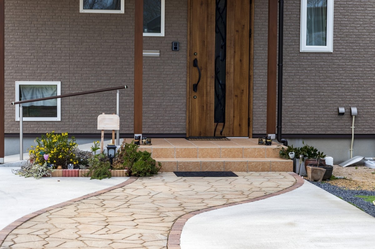 一軒家の庭をおしゃれにリフォームする方法費用目安やアイディア紹介リフォーム会社の紹介サイト「リフォトル」