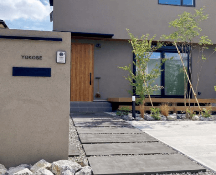 おしゃれな造作門柱の施工事例11選機能門柱との違いやデザインのポイントもつくばガーデンイオンモールつくばエクステリア展示場