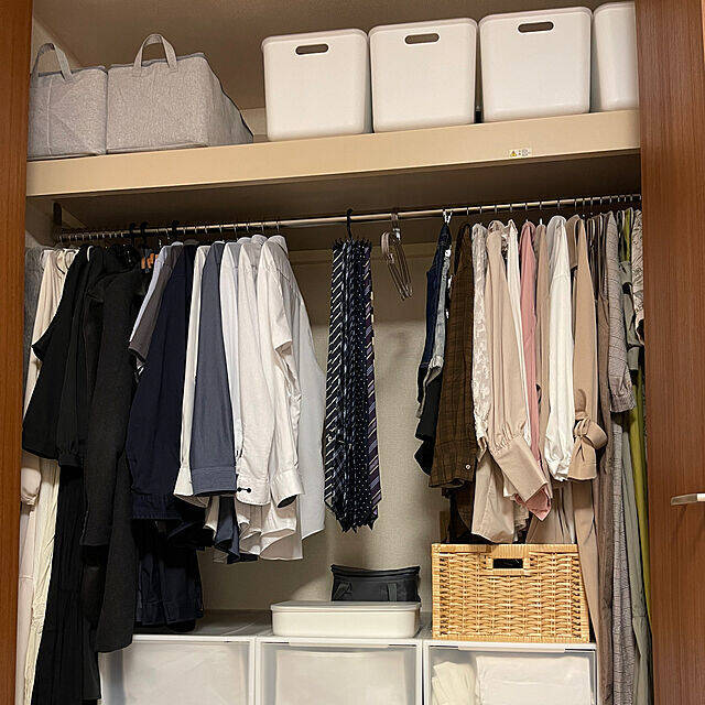 ミニマリストのクローゼット収納術！ワードローブ代わりになるおすすめの家具も紹介 – RASIK ラシク 家具・インテリア専門店