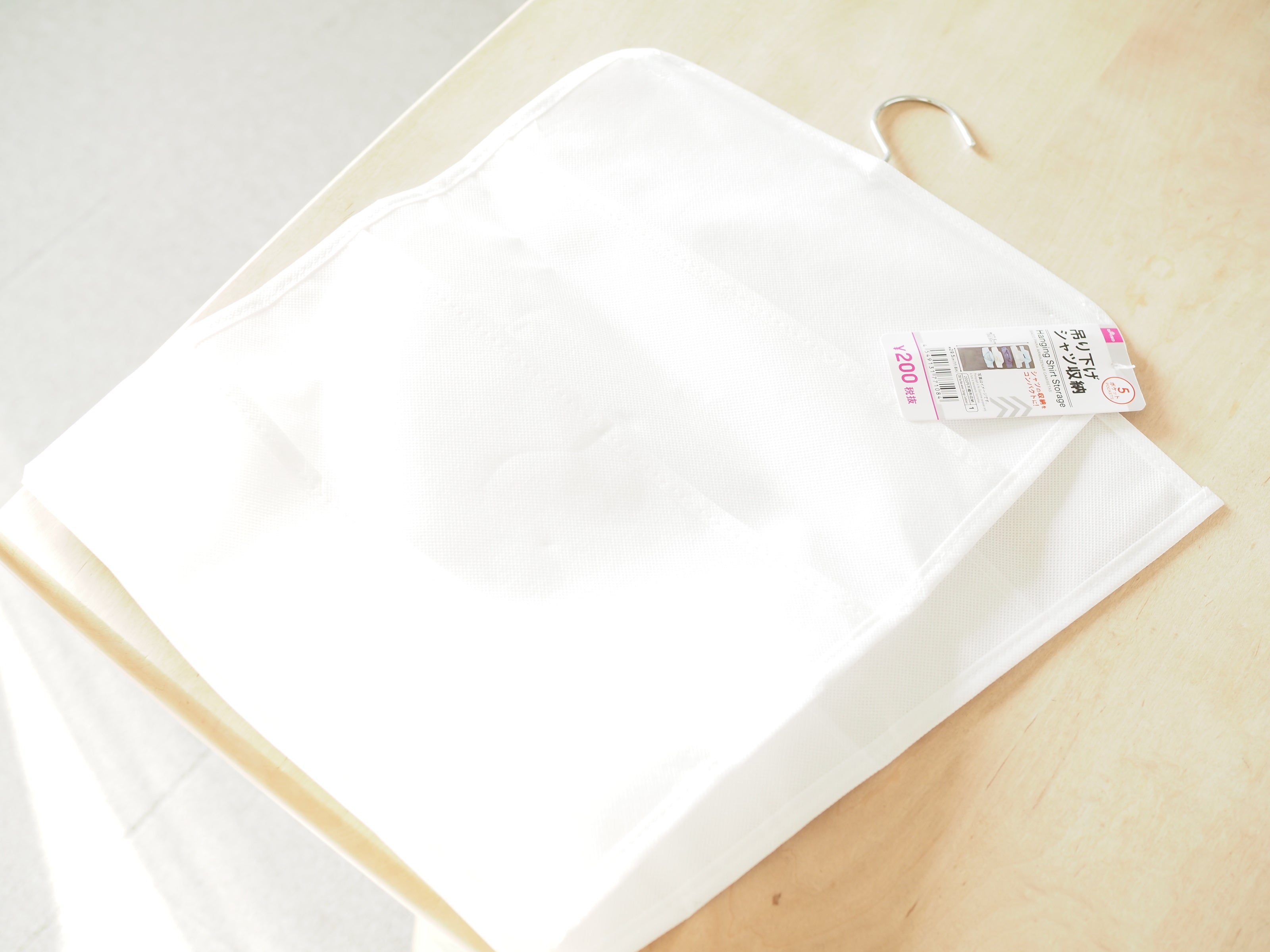 学校用ノートのストックは「DAISOの吊り下げシャツ収納」を活用！収納術や整理整頓のアイデア暮らしニスタ