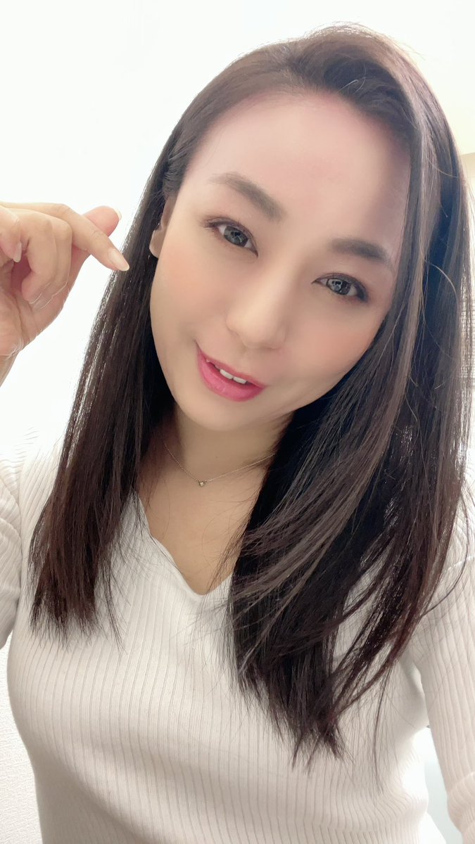 田所百合のアダルト版メーカーコンテンツ「四十路妻 昼下がりのイキ過ぎ美人妻 田所百合 写真集」