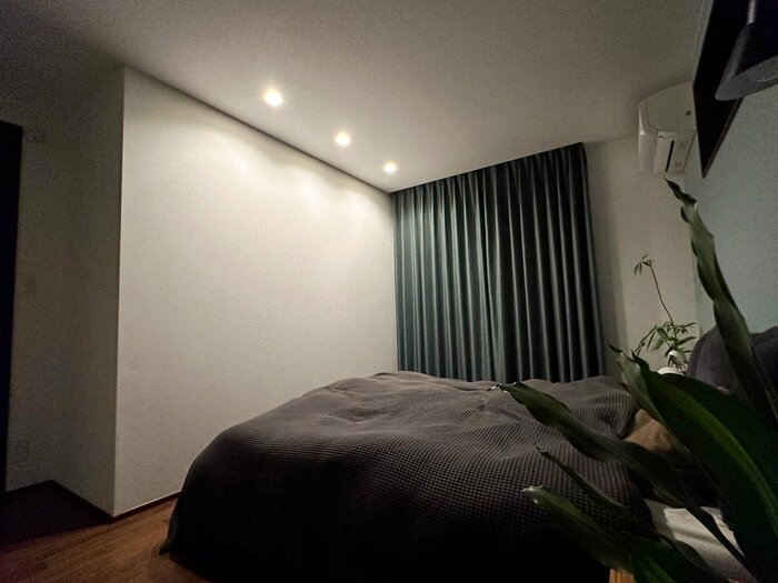 寝室をおしゃれにするおすすめの照明26選 コーディネート実例付きa.flat 風が運ぶ、自然の贈りもの -目黒通り・新宿・大阪梅田 グランフロント北館