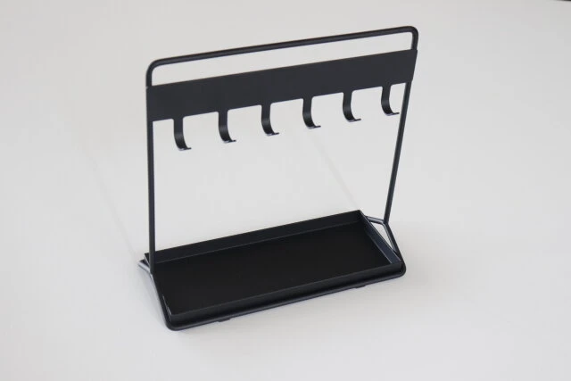 セリアとダイソーのアレ比較！﻿ ﻿ ﻿ ﻿ ﻿ 鍵がバッグの中で行方不明になるのを防ぐ﻿ キークリップ ﻿ ﻿ ﻿ ﻿帰宅した時に早く玄関ドアを開けたいのに﻿ バッグの中で行方不明になった鍵が﻿ なかなか見つからない 😂﻿ ﻿ ﻿ そんな悩みを解決してくれる﻿のがキークリップ