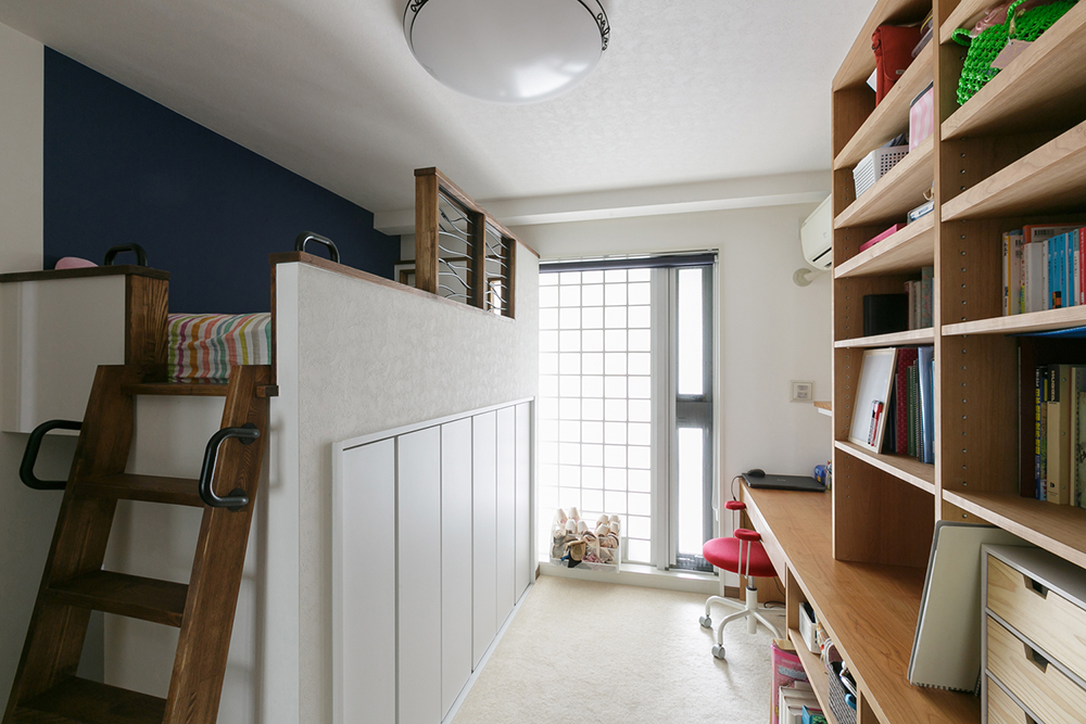 省スペース階段 ロフト階段 屋根裏階段 「ミニ」 株式会社 ピラミッド 大阪府住まいのオーダーメード館403