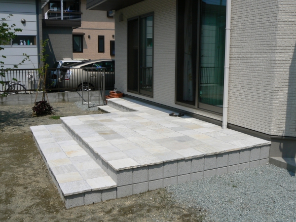 ペット同伴可のテラス席も。朝食からバータイムまで楽しめるオールデイダイニング家庭画報.com“素敵な人”のディレクトリ