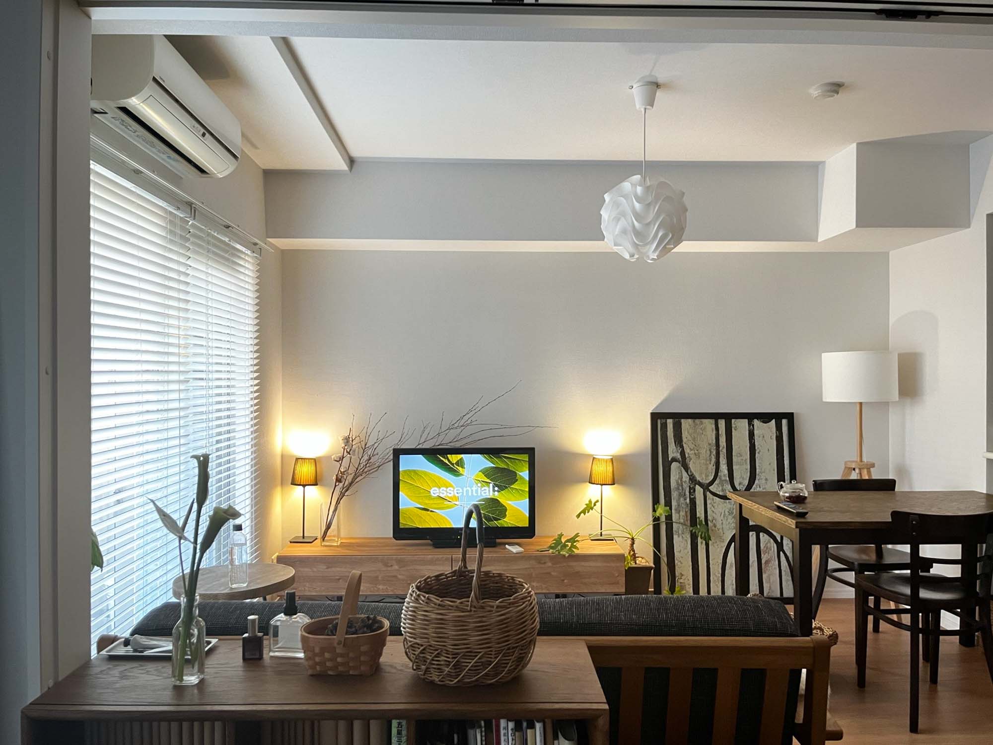 特集 12畳のリビングで叶えるおしゃれで快適なレイアウト術a.flat 風が運ぶ、自然の贈りもの -目黒通り・新宿・大阪梅田 グランフロント北館