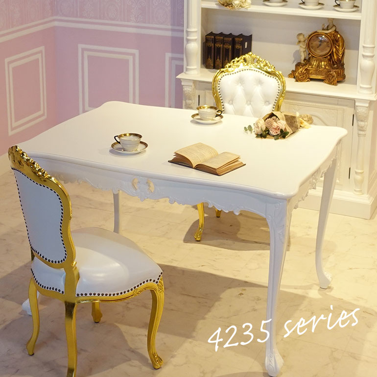 ロココ調の部屋にびっくり～～ ＞＜* ノ~~~～☆魂は風の翼に乗って☆～