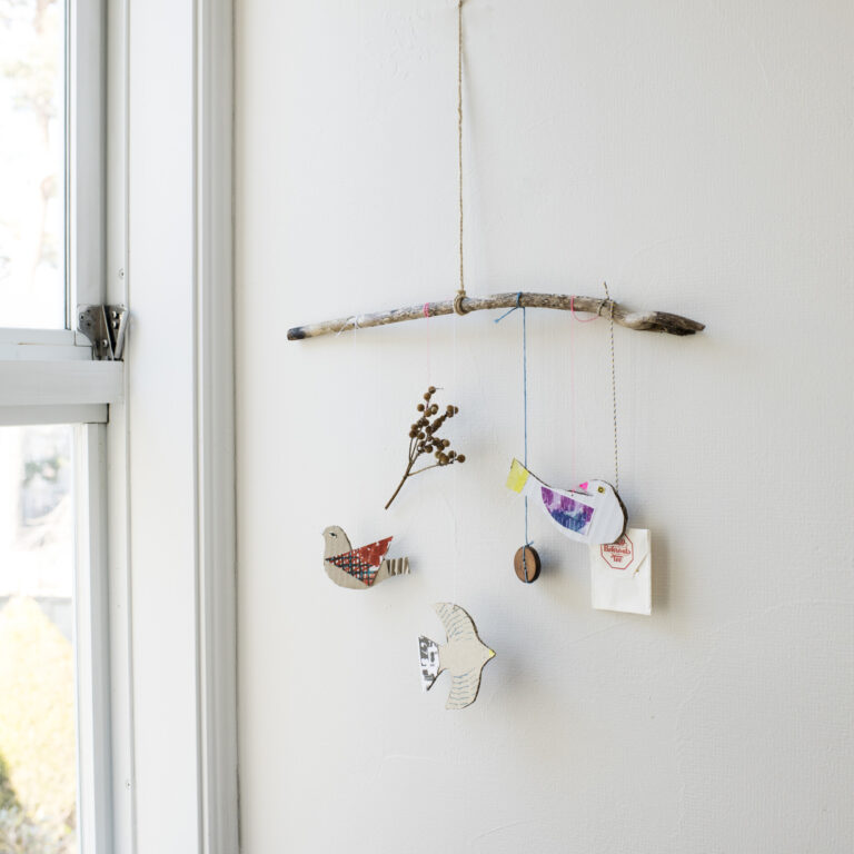 カラフルでたのしい「糸巻きモビール」minneとものづくりと