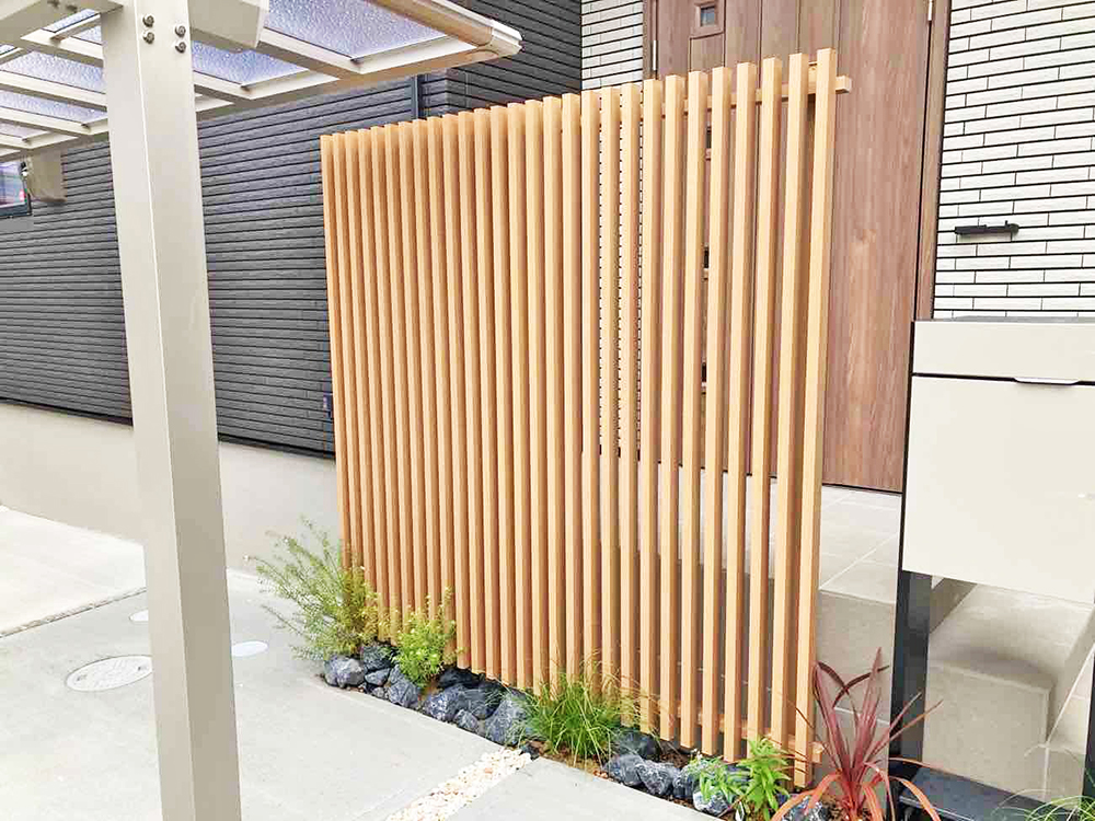 庭木で目隠し対策をする方法とメリット・デメリット-視線カットにおすすめな常緑樹32種類もご紹介千葉県 東京都の造園 植栽 庭施工造園業専門店新美園