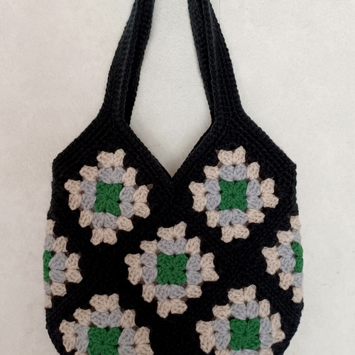 グラニースクエアのつなぎ方とフリルの編み方をYouTubeにアップしました！時間の森工房