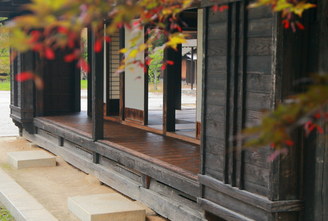 ウッドデッキと縁側、DIYに適しているのは？それぞれの長所・短所を徹底解説ウッドデッキ材通販サイトmock re: