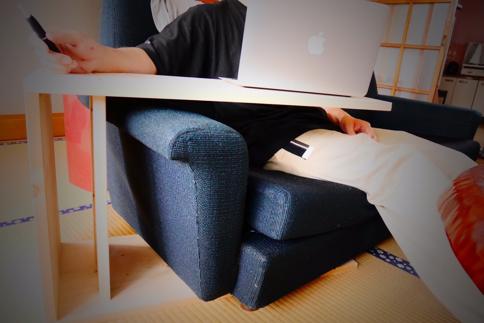 意外と簡単なDIYソファ！カバーにもこだわってベンチソファやパレットソファを作ろう — Comfort Works ブログ &デザインインスピレーション