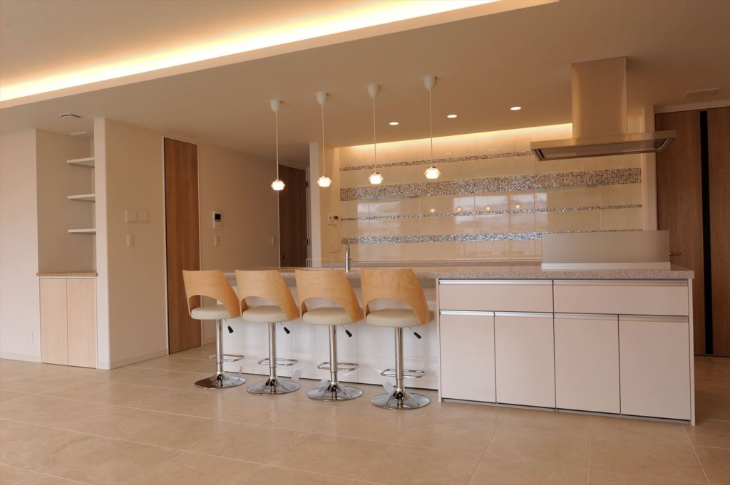 キッチンの前面収納はいらない？前面収納のメリット・デメリットを解説​