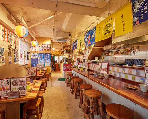 沖縄県うるま市🚘車で行ける沖縄の離島 宮城島の古民家食堂で沖縄そば「あごーりば食堂」海中道路おすすめ３泊４日沖縄旅行vlog -