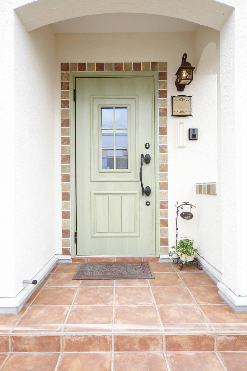 リフォームで玄関ドアをおしゃれに！見た目に影響する要素や商品を紹介リフォームなら鈴与ホームパル株式会社