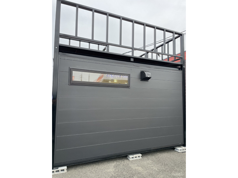 屋上・デッキ付き 30型2連棟L字ハウス 約12畳ユニットハウス・プレハブのサニーハウス