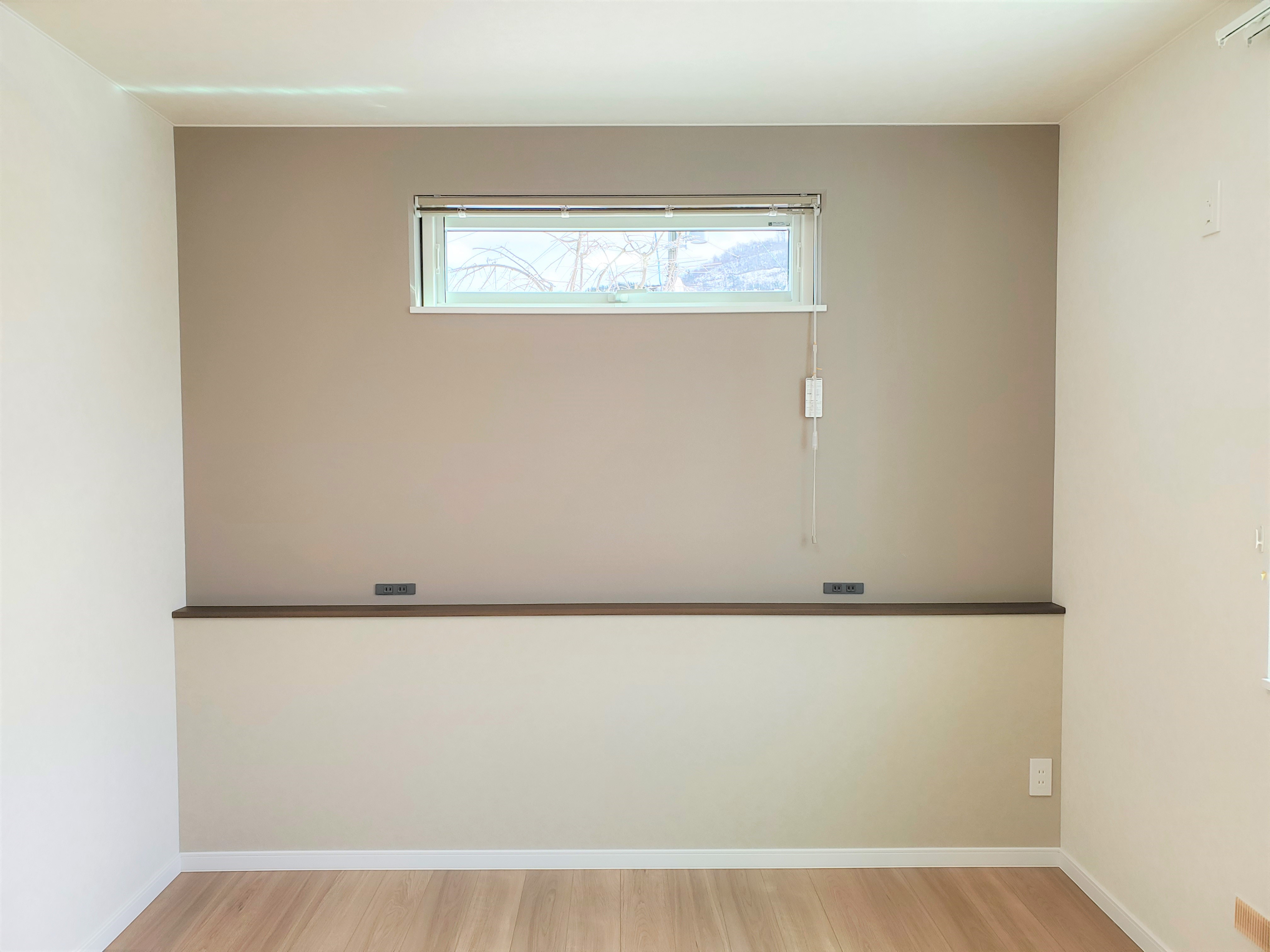 ふかし壁がスタイリッシュな外観ふかし壁とは？🗣️ 凹凸感を出す為に、一部の壁を出っ張らせること◎ふかし壁を使用することで、メリハリのあるおしゃれな外観に✨ブックマーク保存をすると、後で見返す事