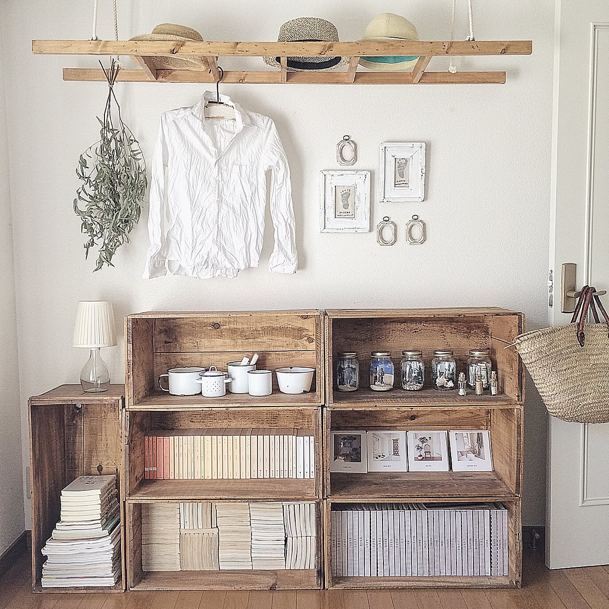 おしゃれな棚を安く手に入れたいなら脚立に板３枚並べてみたら？ニトリやIKEAで家具を買わない選択肢とオープンソースデザインHikikomotrip